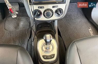 Хетчбек Opel Corsa 2008 в Чернівцях