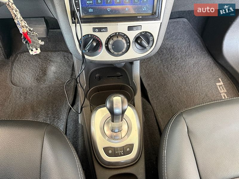 Хетчбек Opel Corsa 2008 в Чернівцях
