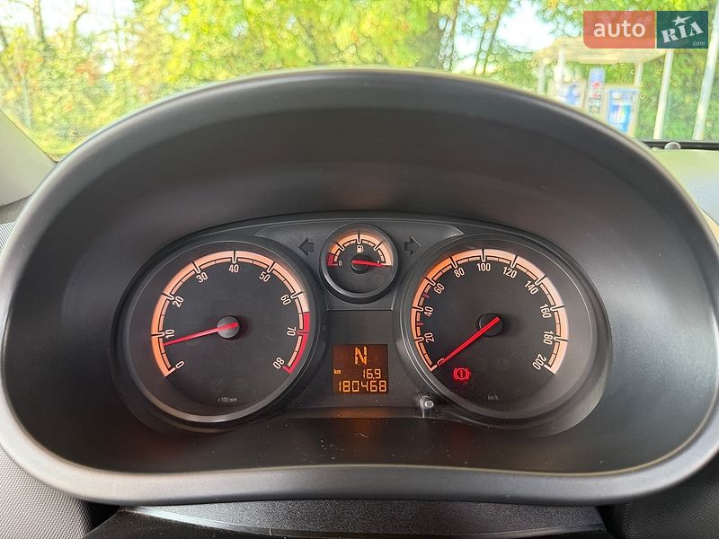Хетчбек Opel Corsa 2008 в Чернівцях