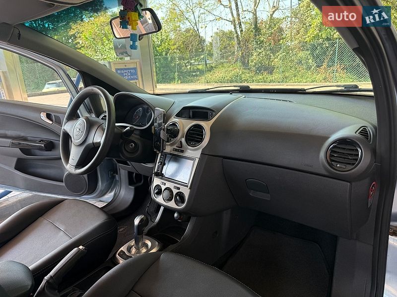 Хетчбек Opel Corsa 2008 в Чернівцях