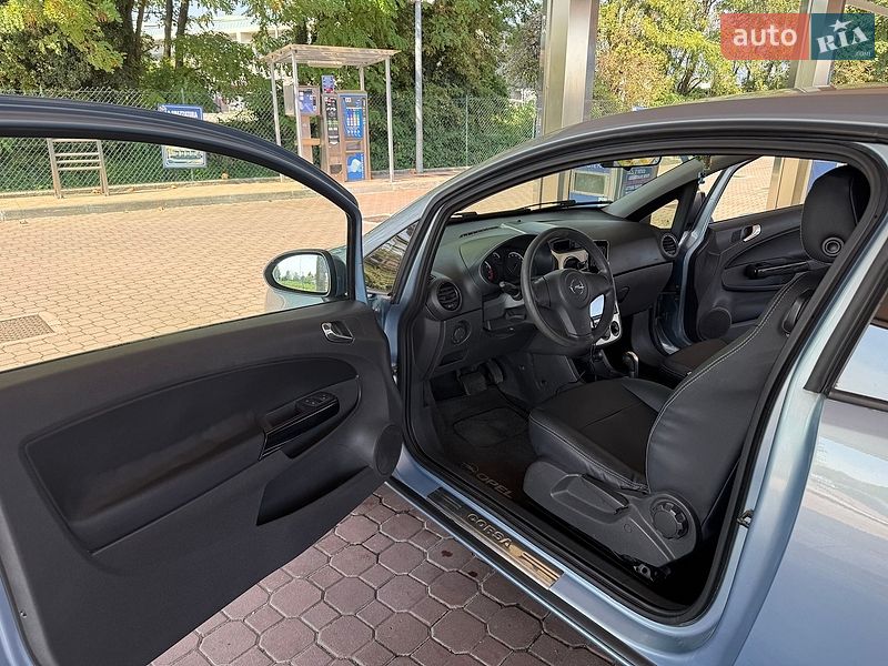Хетчбек Opel Corsa 2008 в Чернівцях