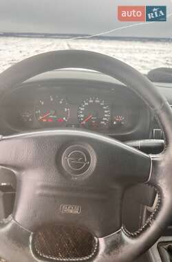 Opel Frontera  2004