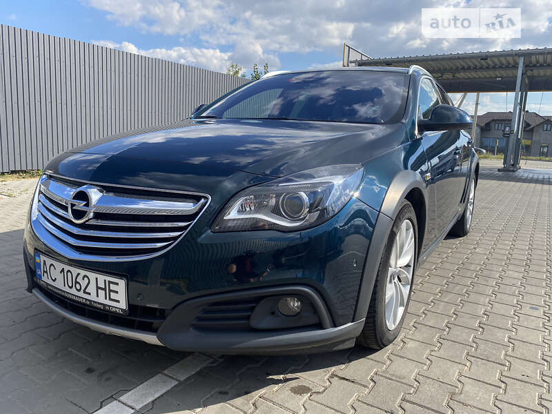 Универсал Opel Insignia Country Tourer