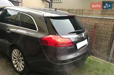 Opel Insignia ST 2011