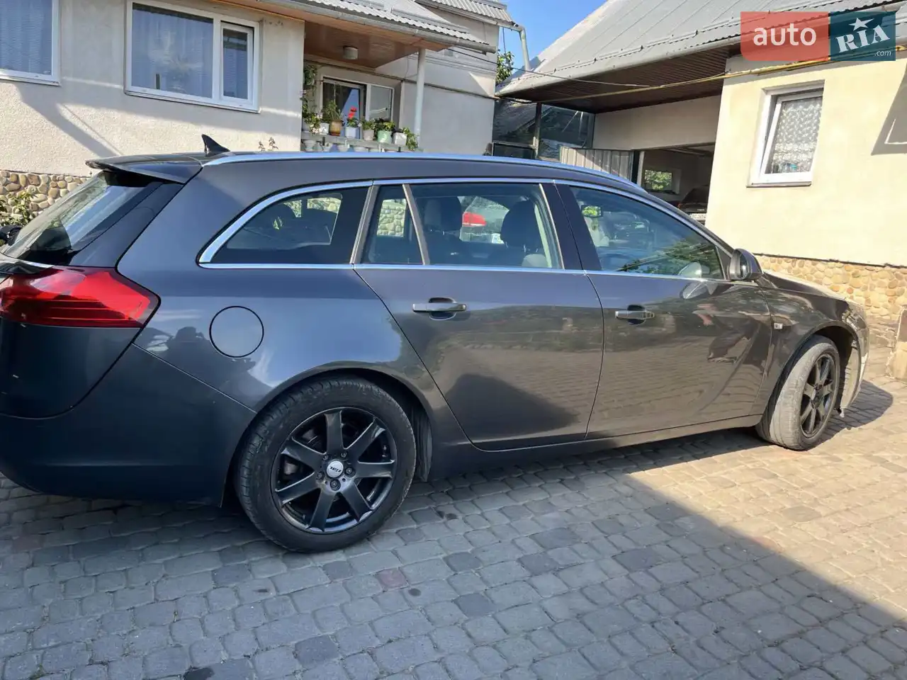 2010 Opel Insignia - мініатюра 2