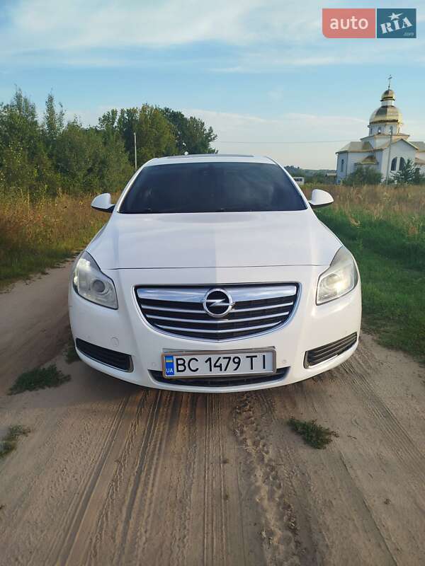 Седан Opel Insignia