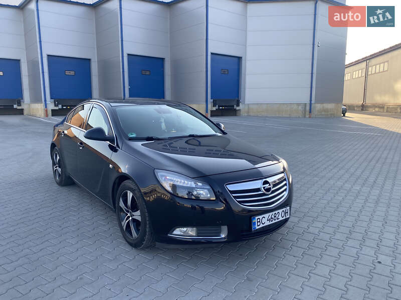 Седан Opel Insignia