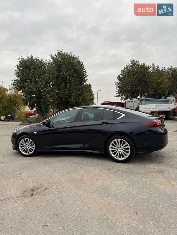 Лифтбек Opel Insignia