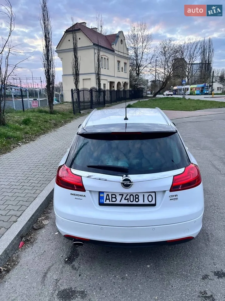 2010 Opel Insignia - мініатюра 3