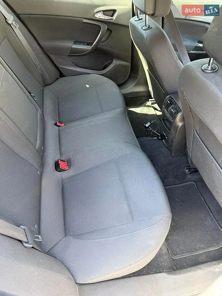 2010 Opel Insignia - мініатюра 4