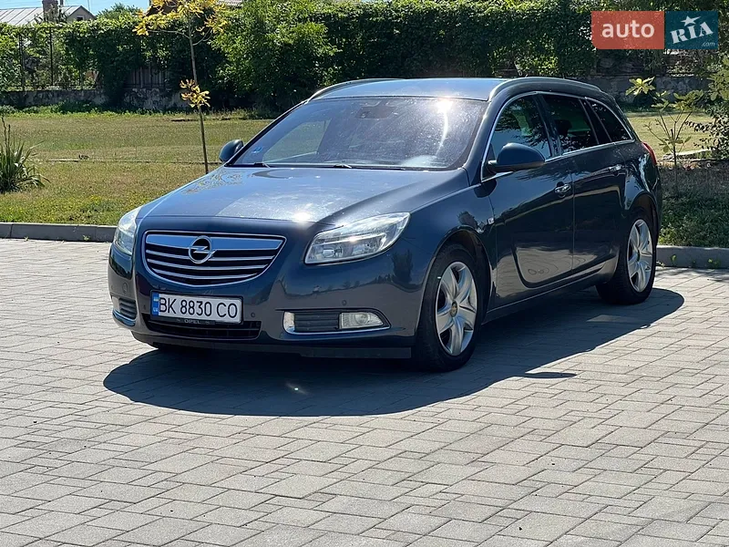 Opel Insignia 2011