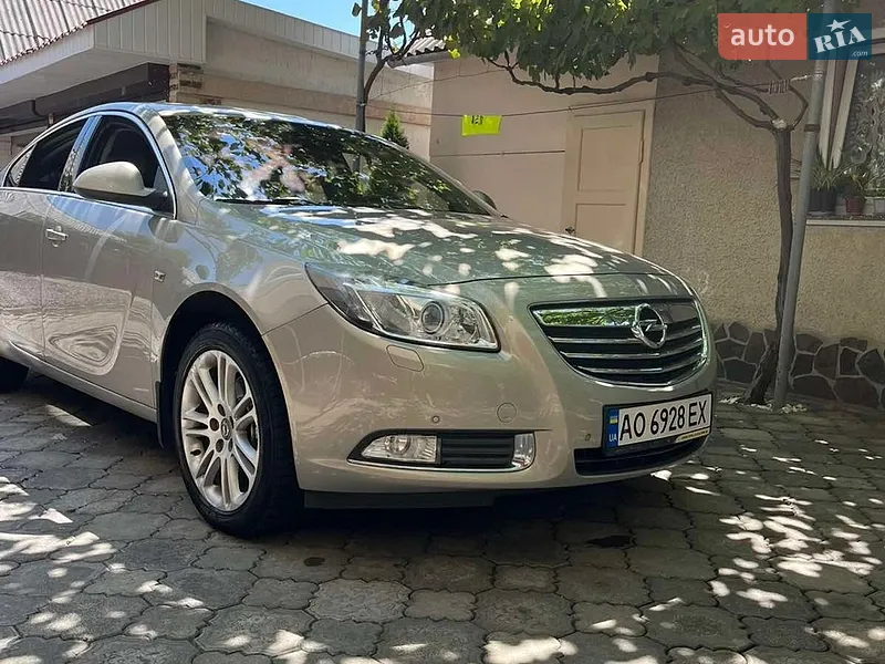 Opel Insignia 2011