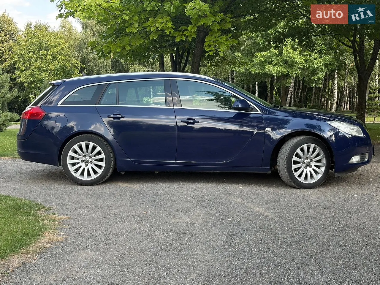 2010 Opel Insignia - мініатюра 3