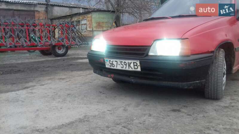 Хэтчбек Opel Kadett