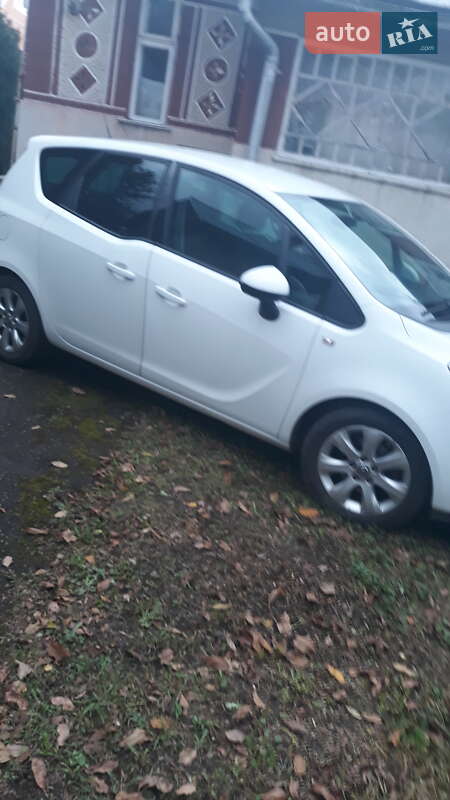 Микровэн Opel Meriva