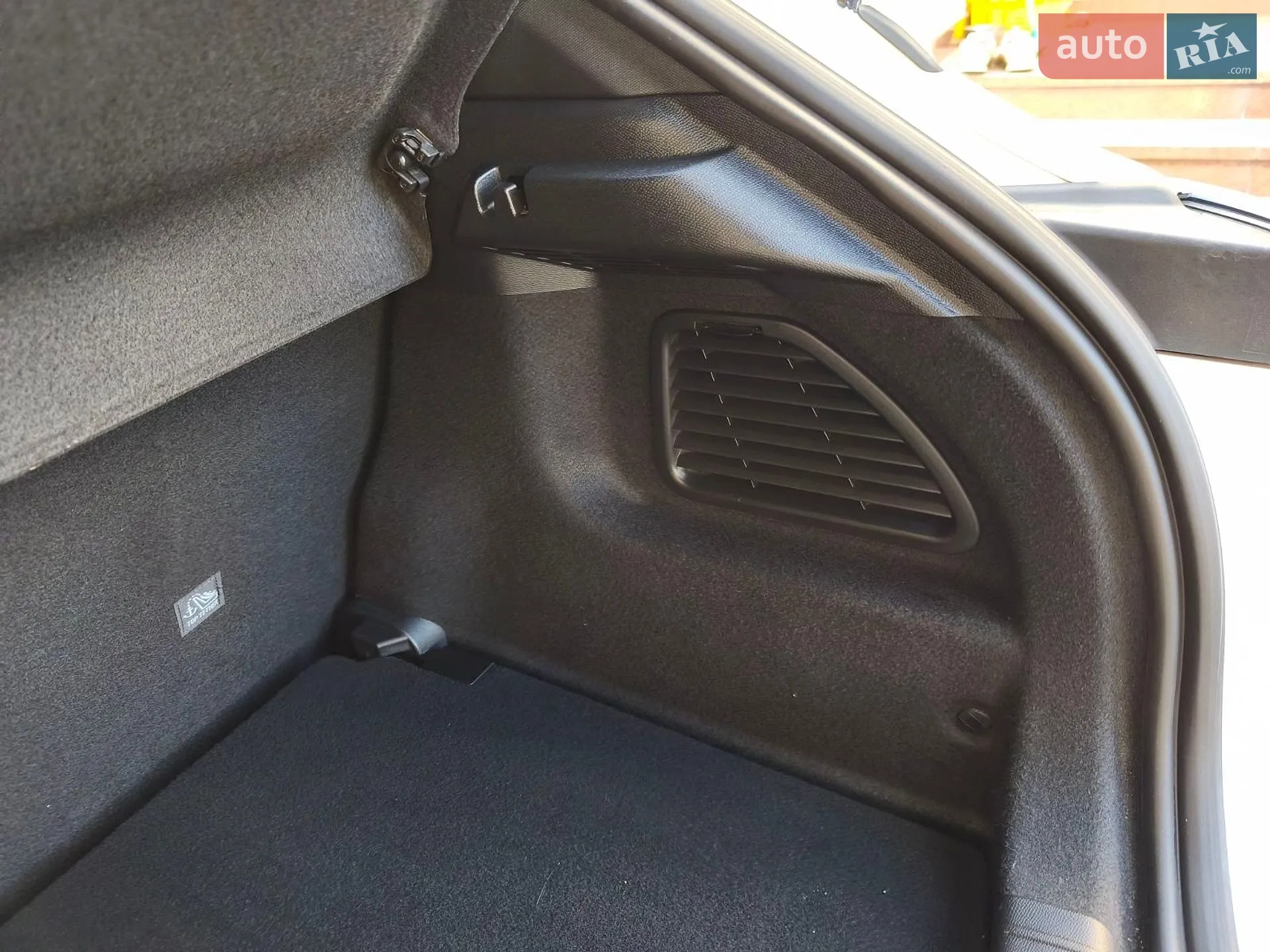 Opel Mokka-e 2022 VIN VXKUKZKXZNW082389 фото оголошення 56 з 107