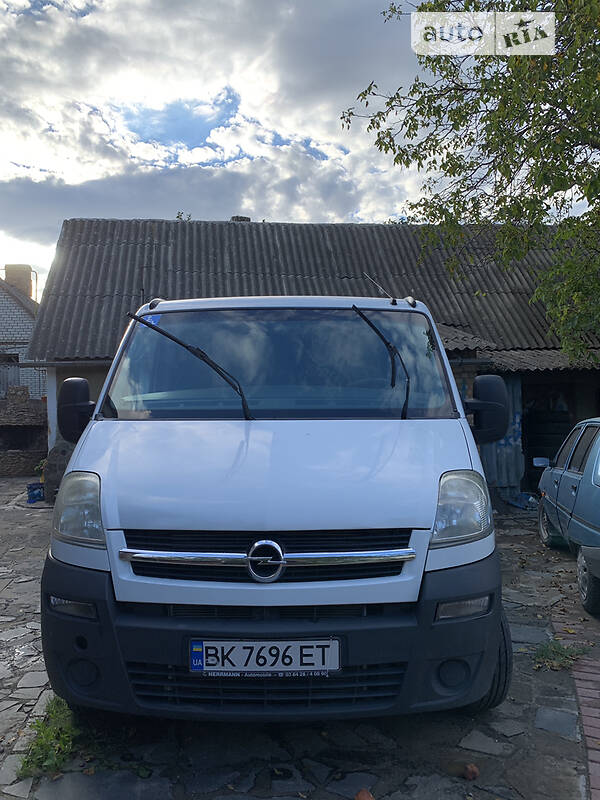 Минивэн Opel Movano