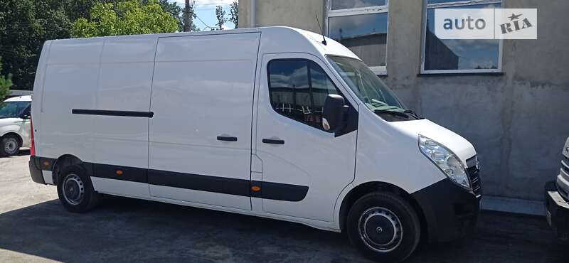 Вантажний фургон Opel Movano