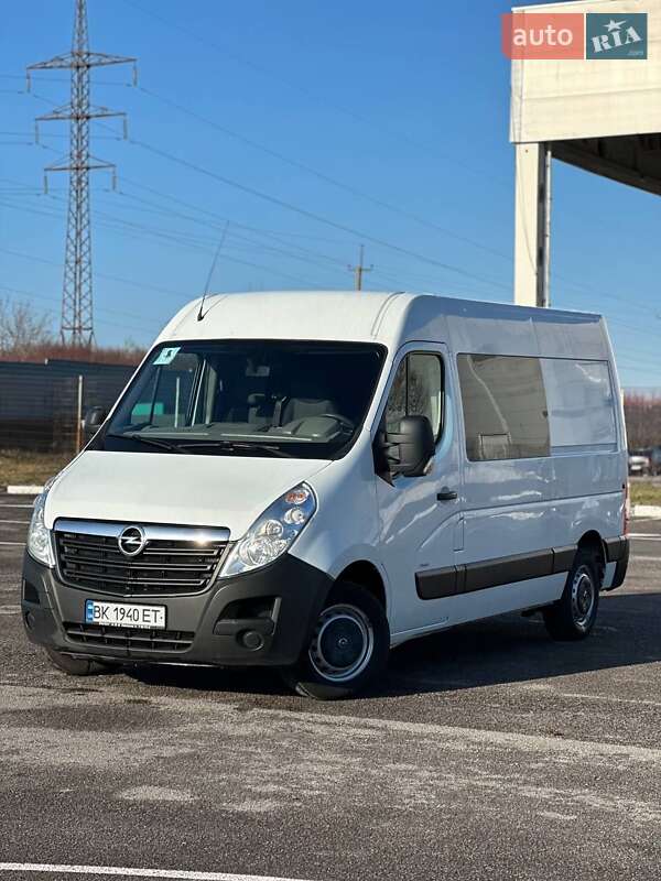 Вантажівки Opel Movano