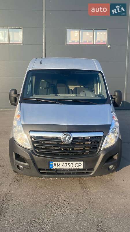 Вантажний фургон Opel Movano