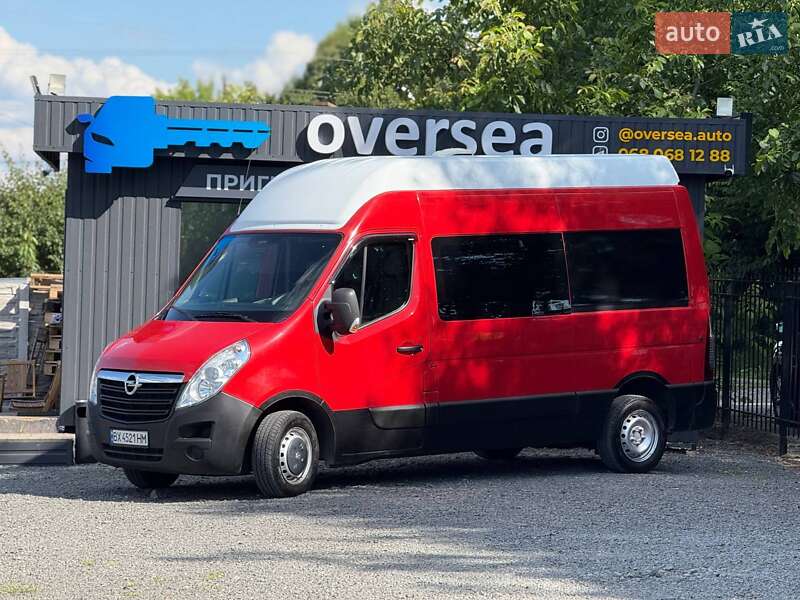Грузопассажирский фургон Opel Movano