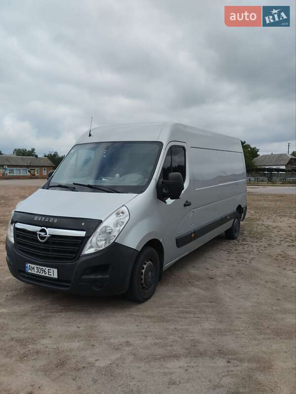 Грузовой фургон Opel Movano