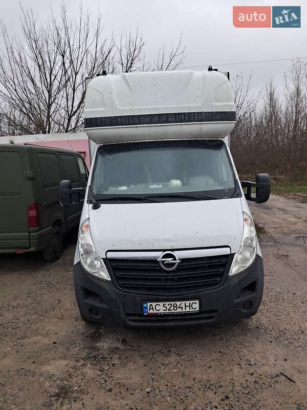 Вантажівки Opel Movano