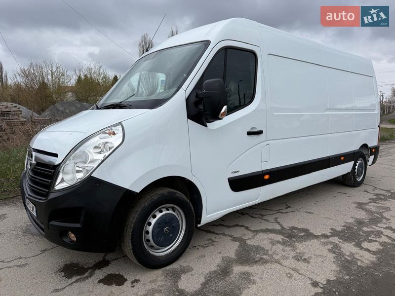 Вантажівки Opel Movano