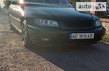 Opel Omega  2002