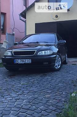 Opel Omega  2001