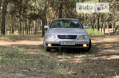 Opel Omega  2001