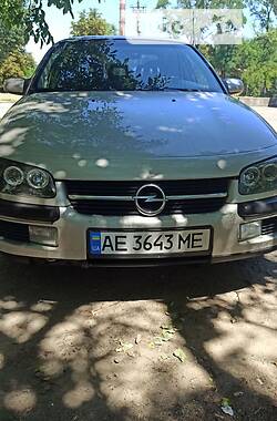 Opel Omega  1995