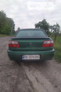 Opel Omega  2001