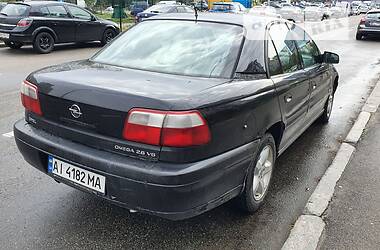 Opel Omega  2002