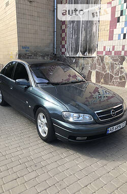 Opel Omega  2002