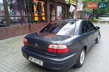 Opel Omega  2000