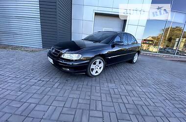 Opel Omega  2001