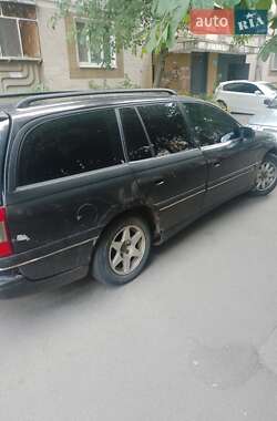 Opel Omega  1996