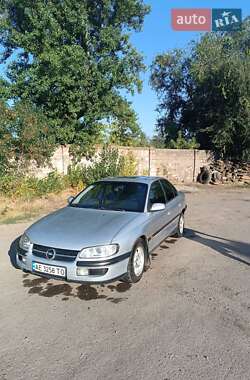 Opel Omega  1998