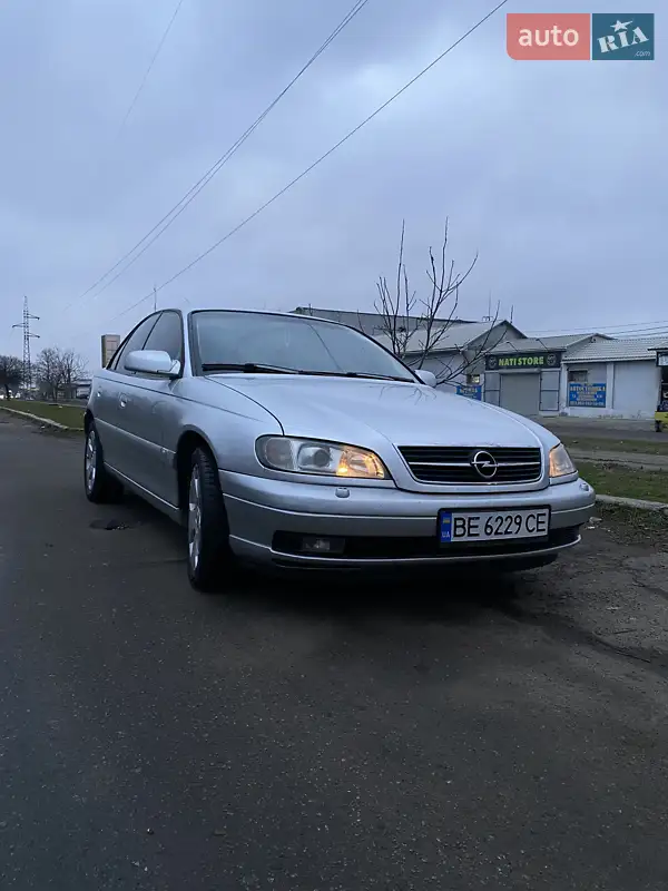 Opel Omega 2000