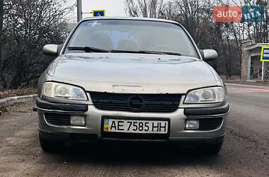 Opel Omega  1999