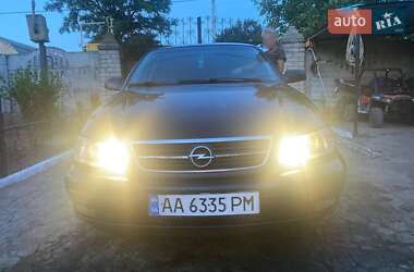 Opel Omega  2002