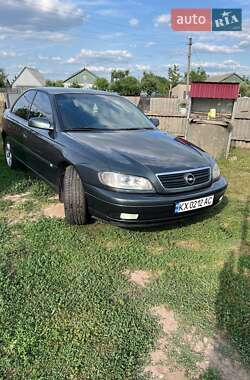 Opel Omega  2001