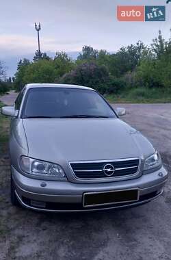 Opel Omega  2003