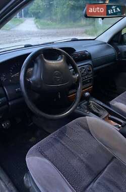 Opel Omega  1995