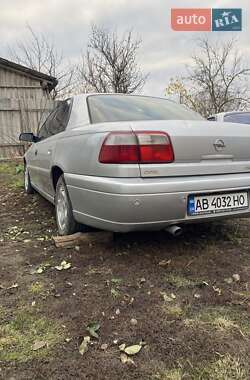 Opel Omega  2000