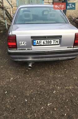 Opel Omega  1993