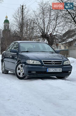 Opel Omega  2001