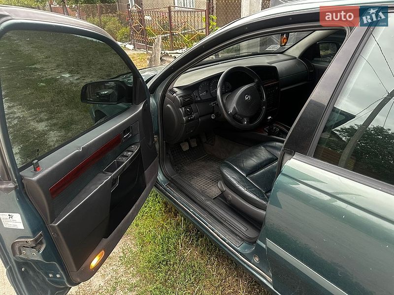 Универсал Opel Omega 2002 в Костополе