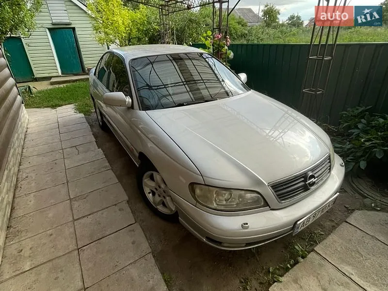 Opel Omega 2000